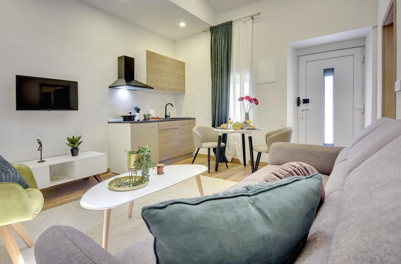 D&A Central Luxury Apartments With Free Parking PUY Exterior foto