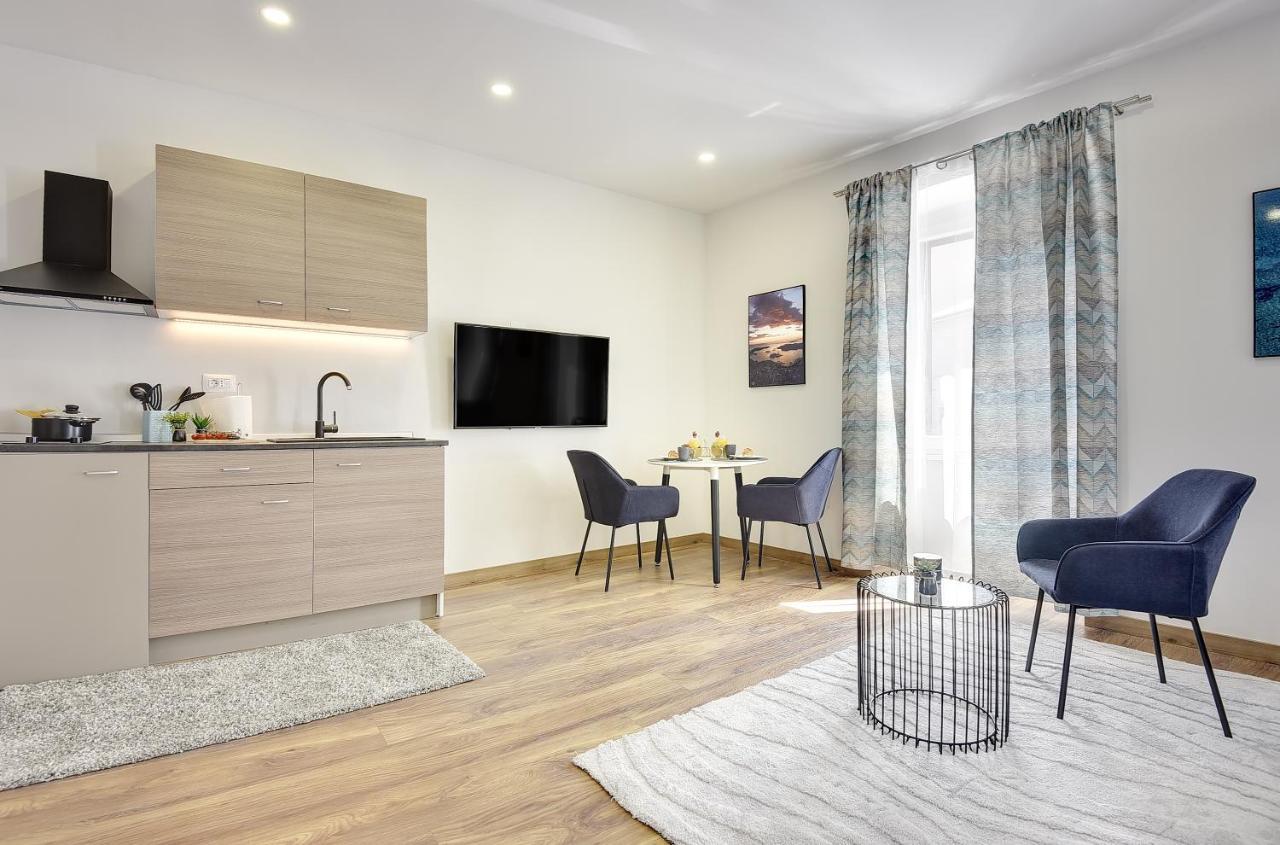 D&A Central Luxury Apartments With Free Parking PUY Exterior foto