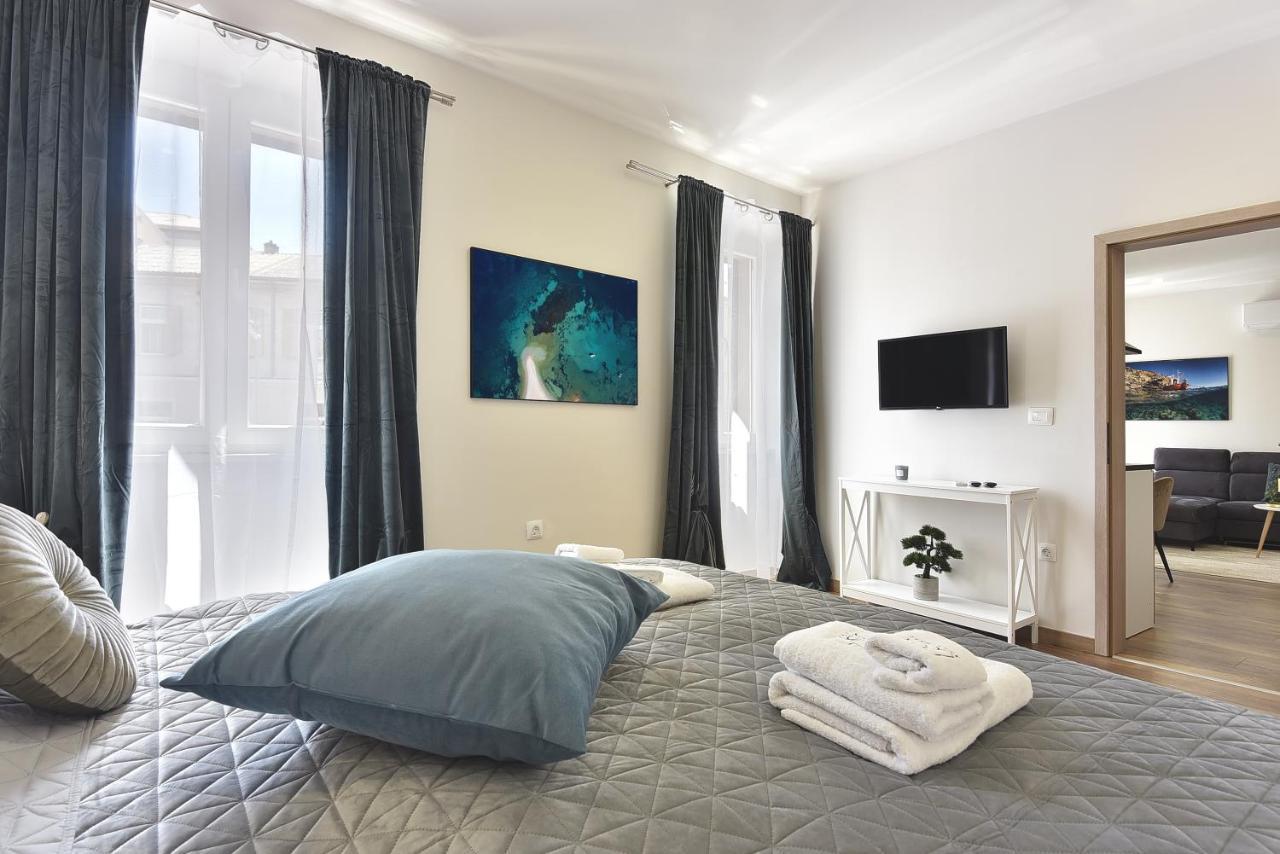 D&A Central Luxury Apartments With Free Parking PUY Exterior foto