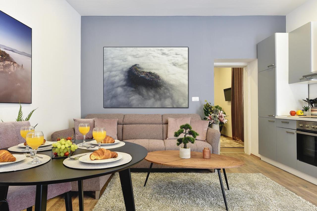 D&A Central Luxury Apartments With Free Parking PUY Exterior foto