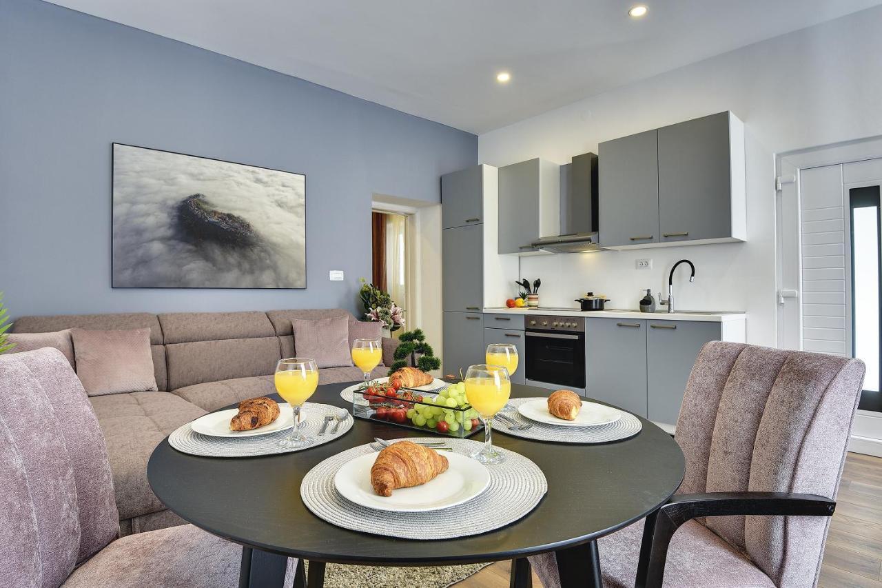D&A Central Luxury Apartments With Free Parking PUY Exterior foto